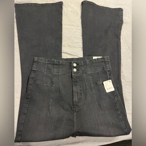 Free People Jayde flare jeans- Onyx, super high-rise and stretch denim- size 31